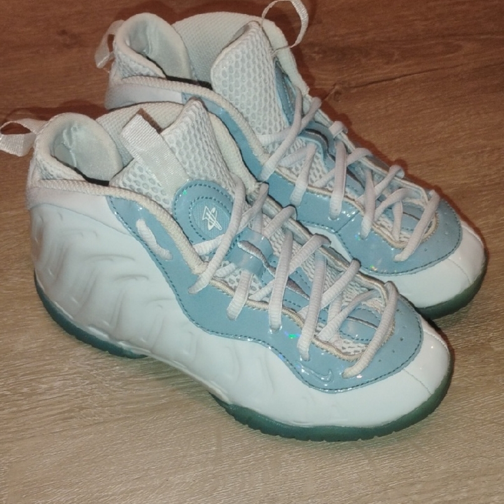 Nike Little Posite One Kids Sky Blue and White Sneakers Size 2Y